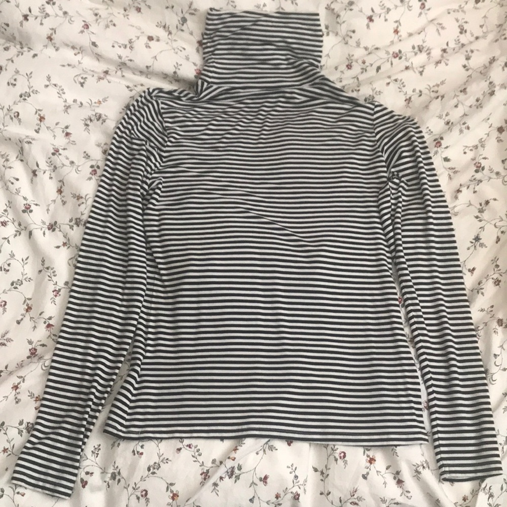 Black and White stripe Turtleneck